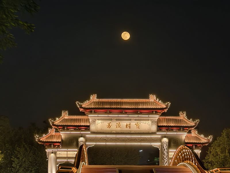 这里显示新门楼牌坊图片